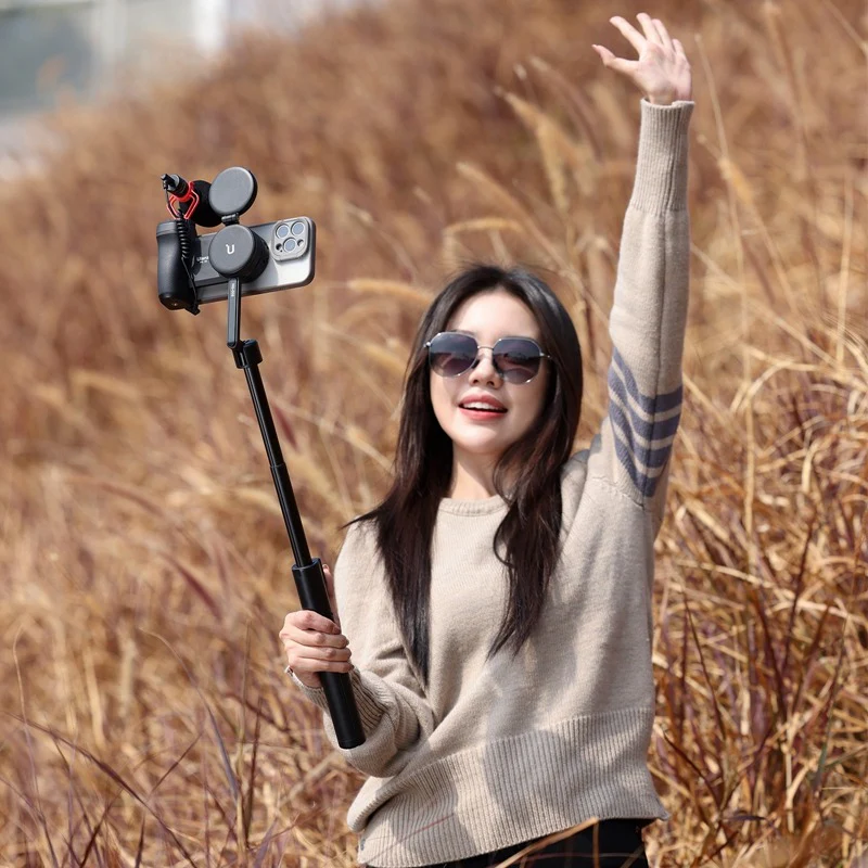 Ulanzi MA35 MagSafe Bluetooth Smartphone Camera Shutter and Grip - Image 17