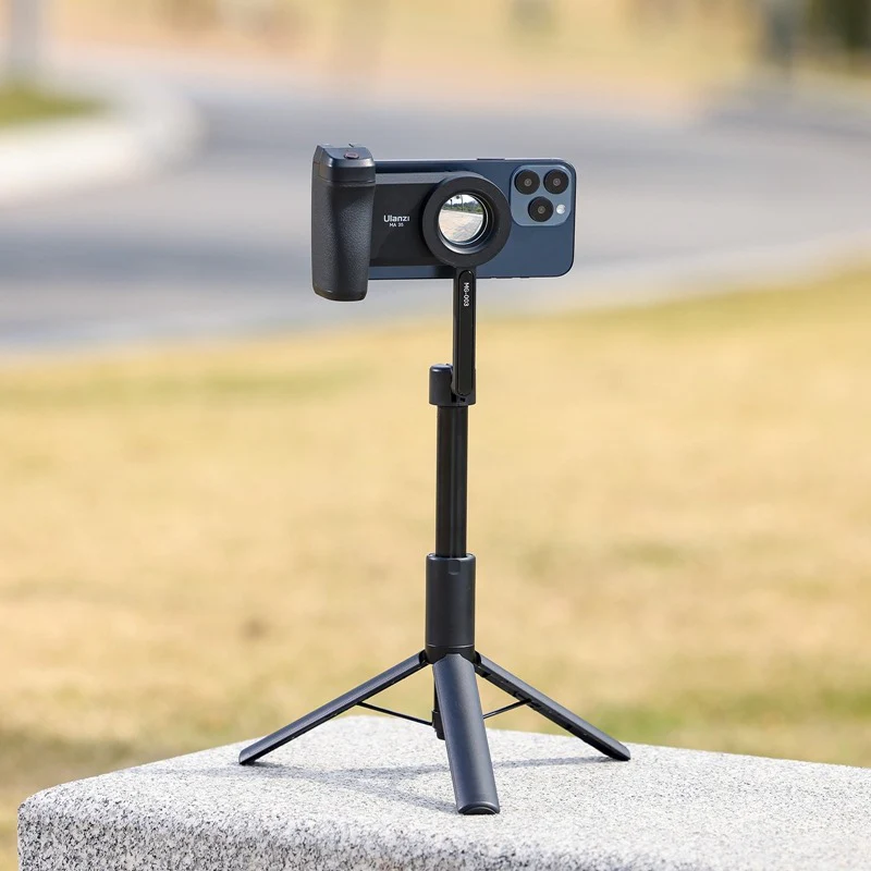 Ulanzi MA35 MagSafe Bluetooth Smartphone Camera Shutter and Grip - Image 18