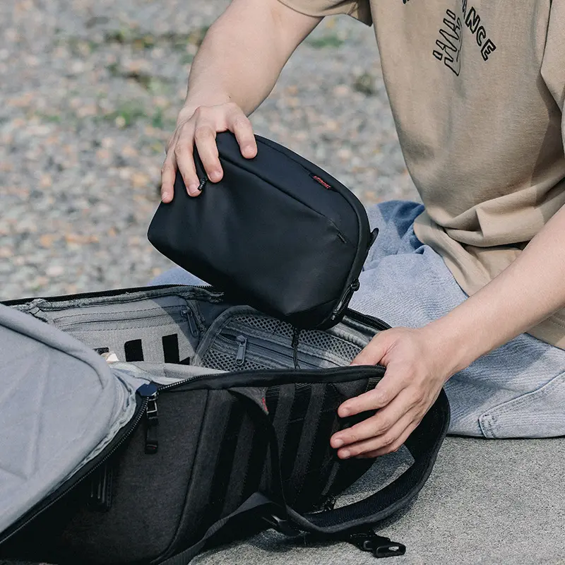 Ulanzi BP10 Hardshell Camera Backpack 35L B012GBB1 - Image 17